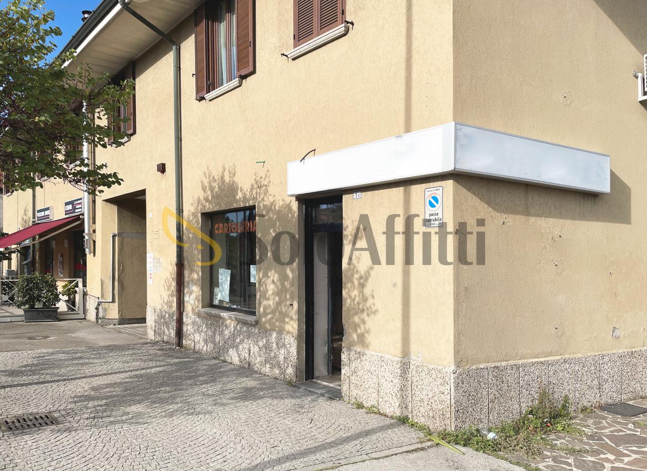Affitto 1 vetrina, Cantu foto