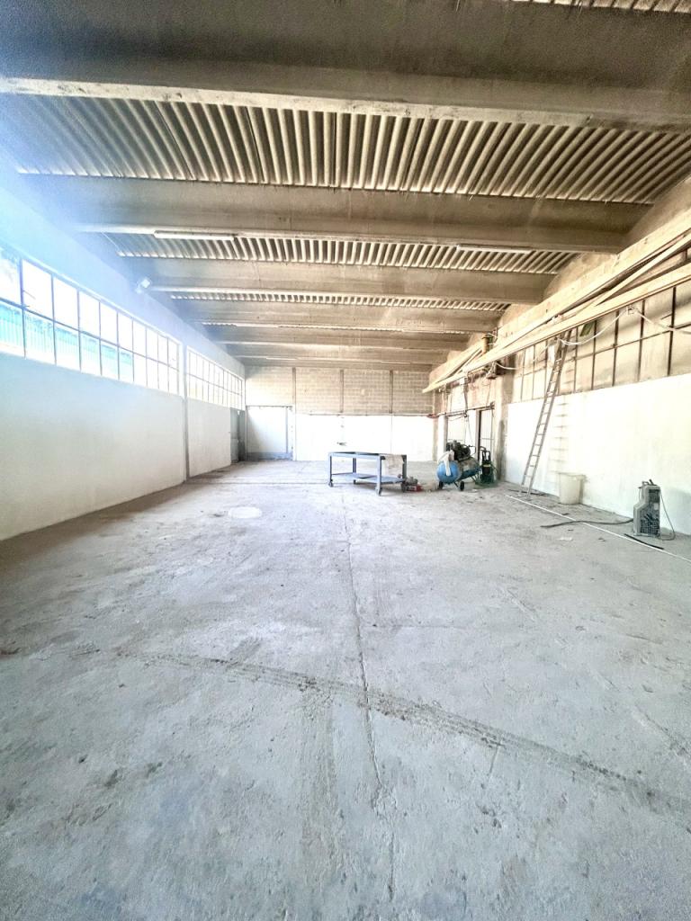 Affitto Industriale, Luni Affitto Industriale, Luni foto