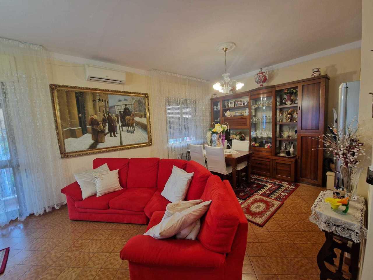 Vendita Pentavani, Lucca foto