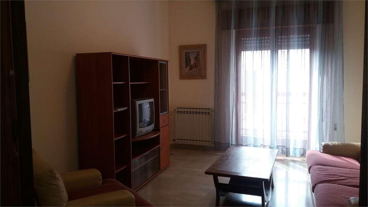 Renta affitto foto