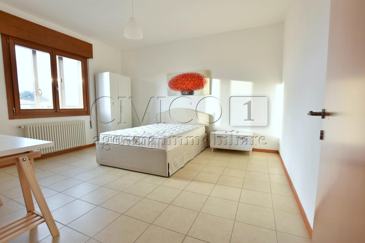 Affitto Quadrivani, Rubano foto