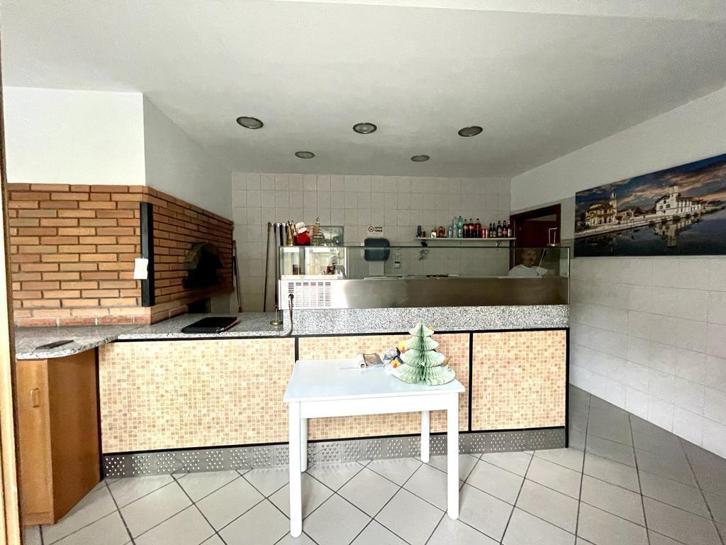 Affitto Negozio, Castronno foto