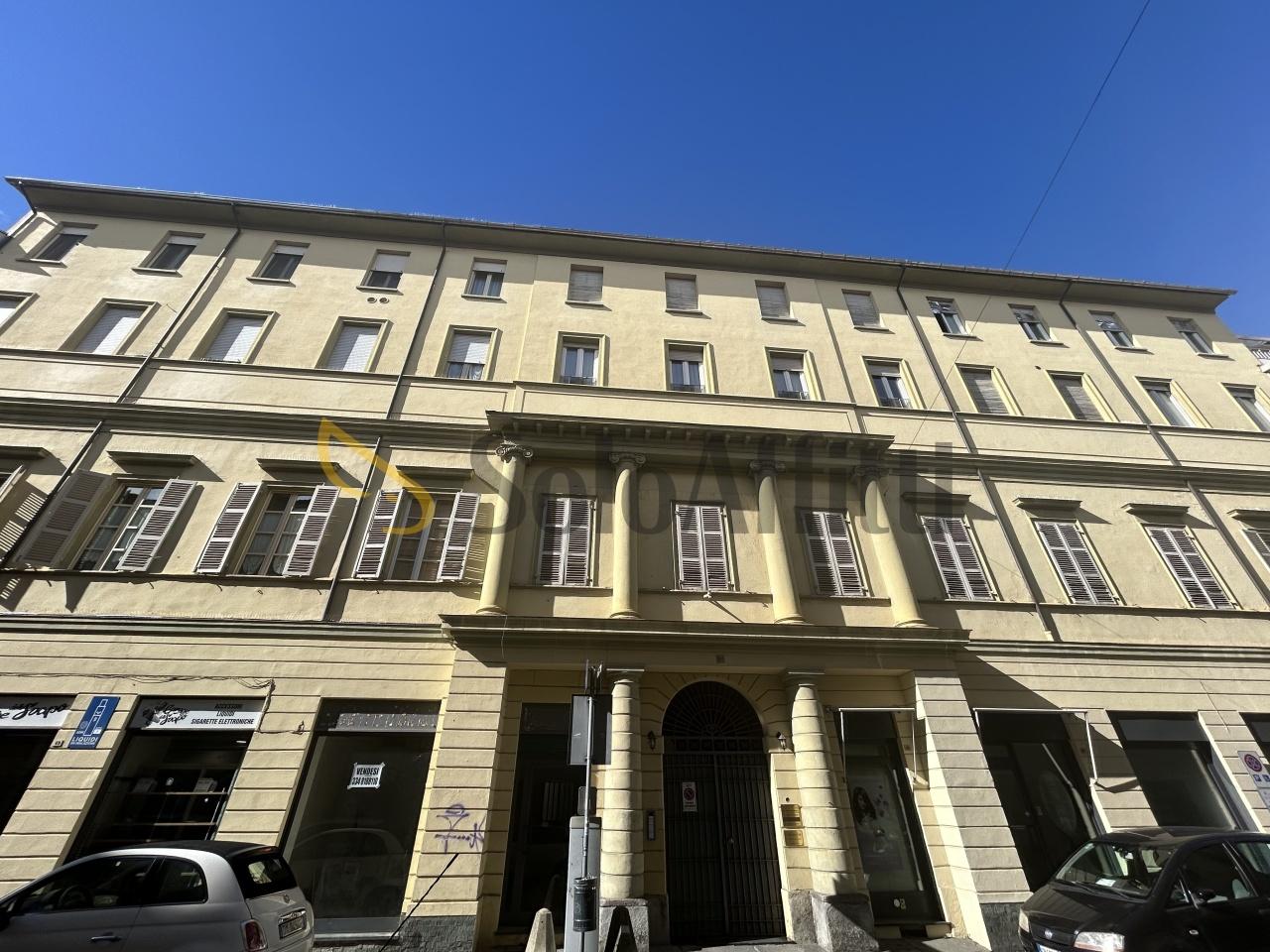 Renta Eptavani, Asti foto