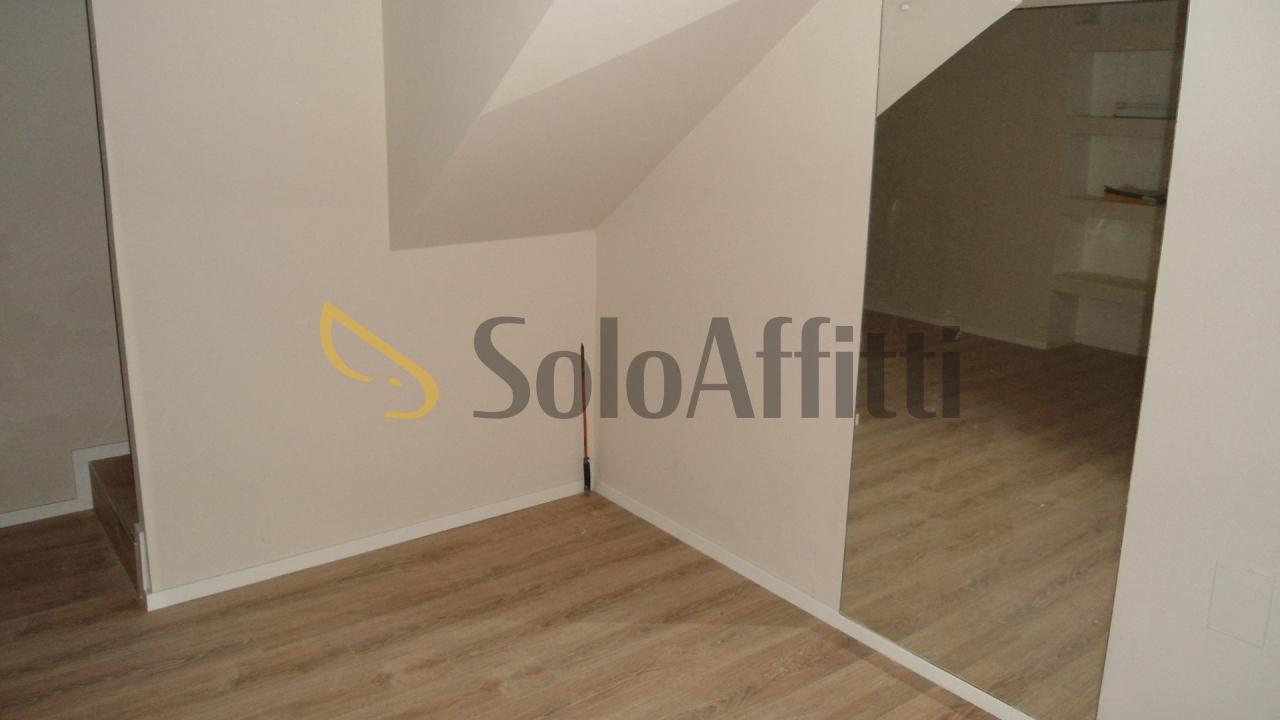Affitto 1 vetrina, Senigallia foto
