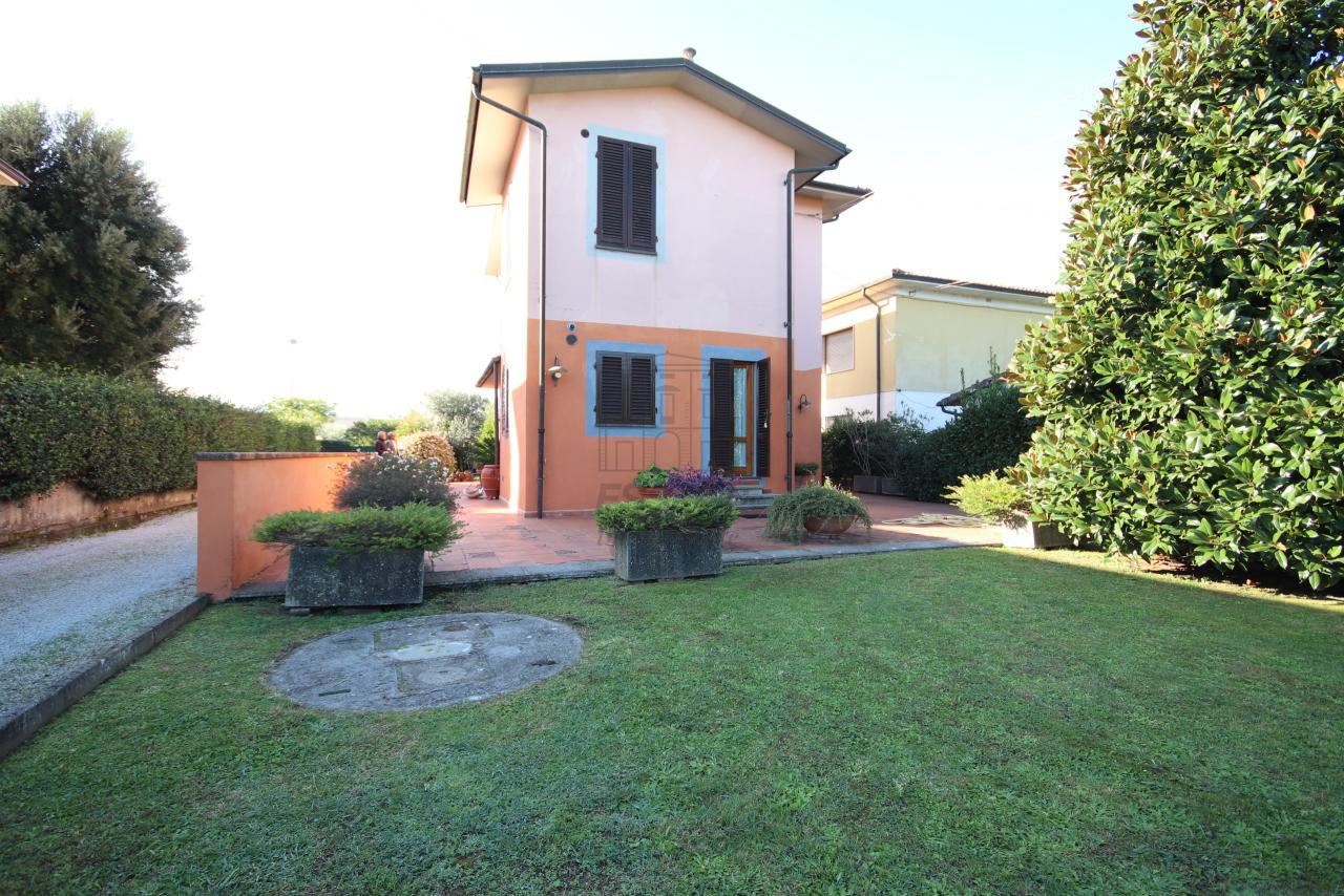 Vendita Esavani, Lucca foto