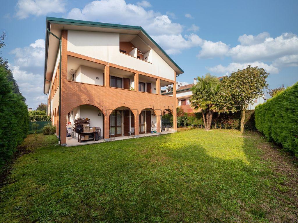 Vendita Appartamento, Calco foto