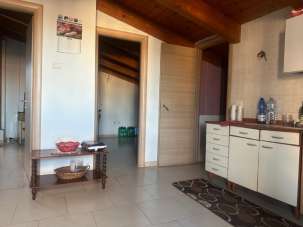 Affitto Appartamento, Parete