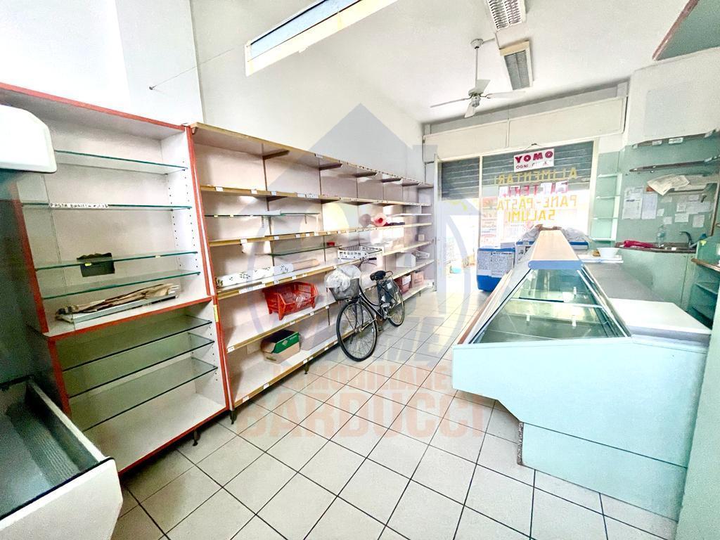 Venta Negozio, Cesenatico foto