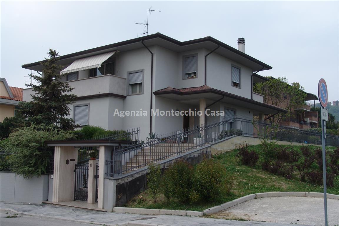 Vendita Villa trifamiliare, Vallefoglia foto