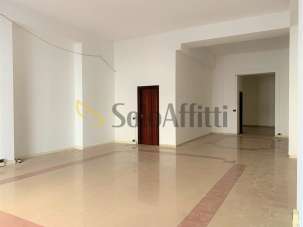Affitto 2 vetrine, Catanzaro
