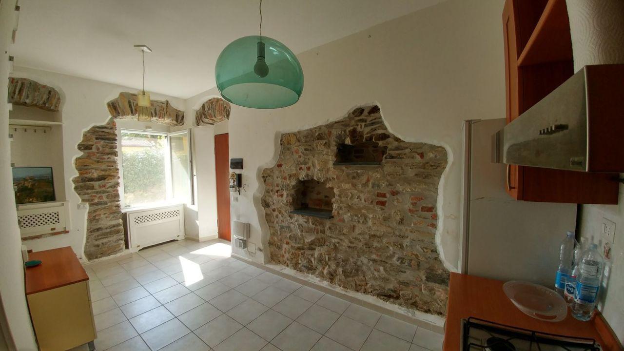 Vendita Trivani, Luni foto