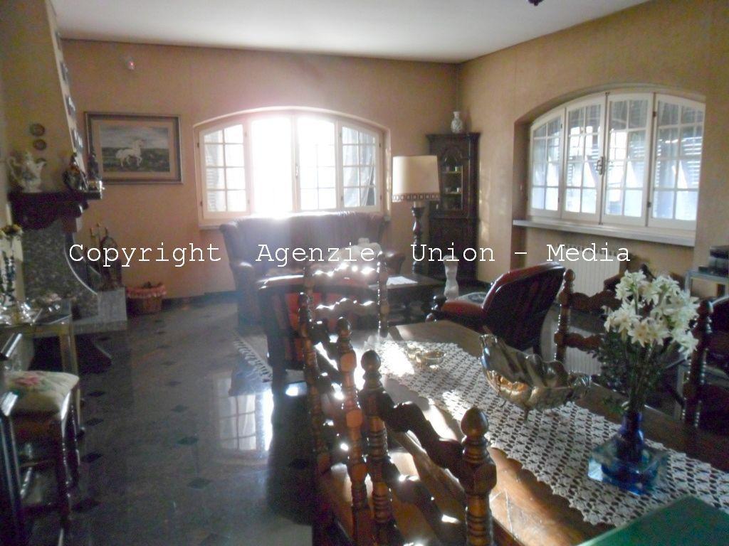 Vendita Multivani, Luni foto