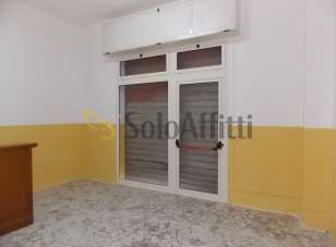 Affitto 2 vetrine, Catanzaro