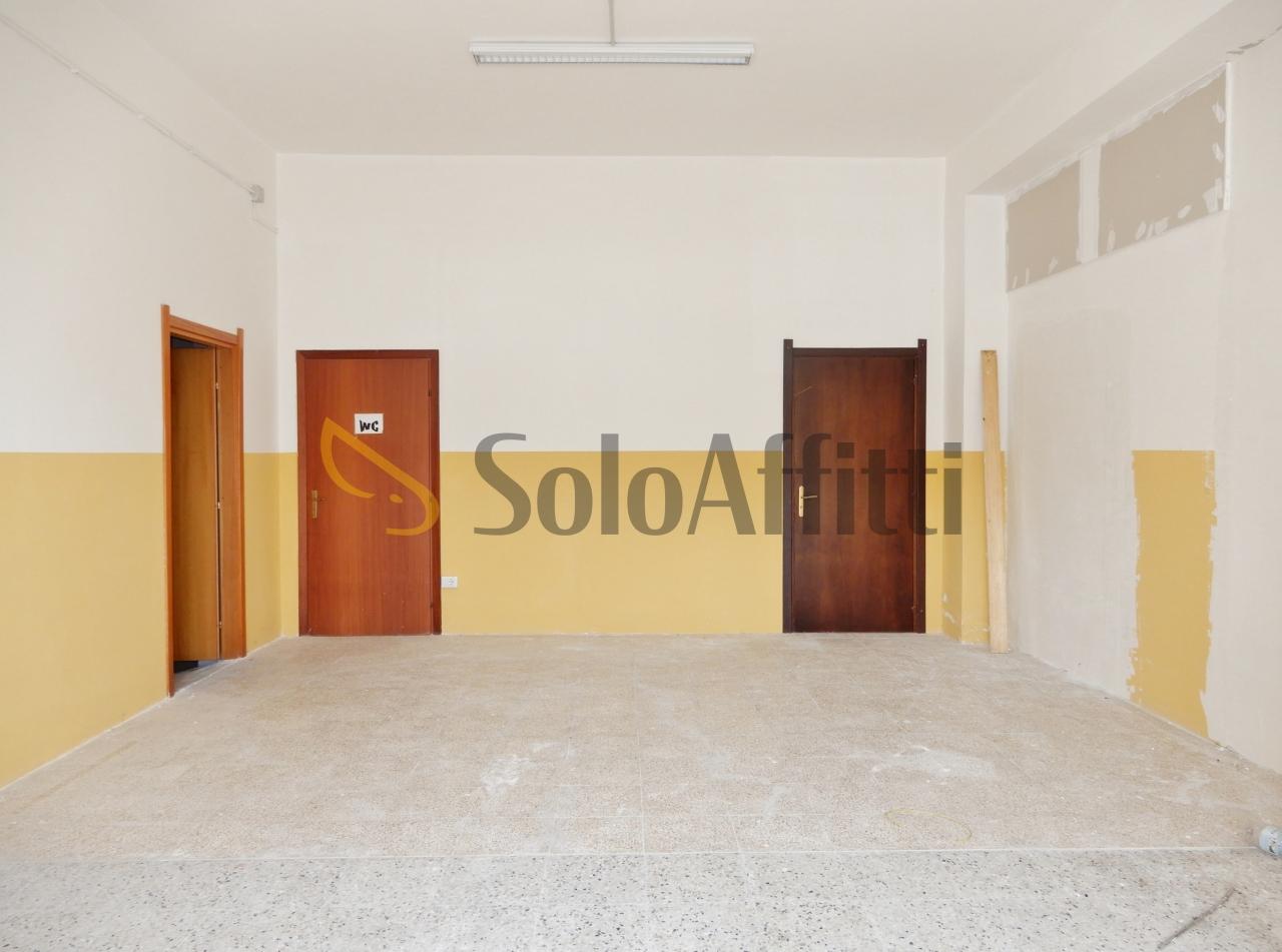 Mieten 2 vetrine, Catanzaro foto