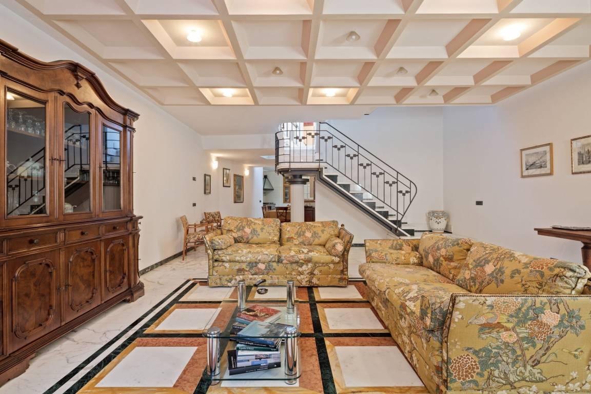 Vendita Pentavani, Sarzana Vendita Pentavani, Sarzana foto