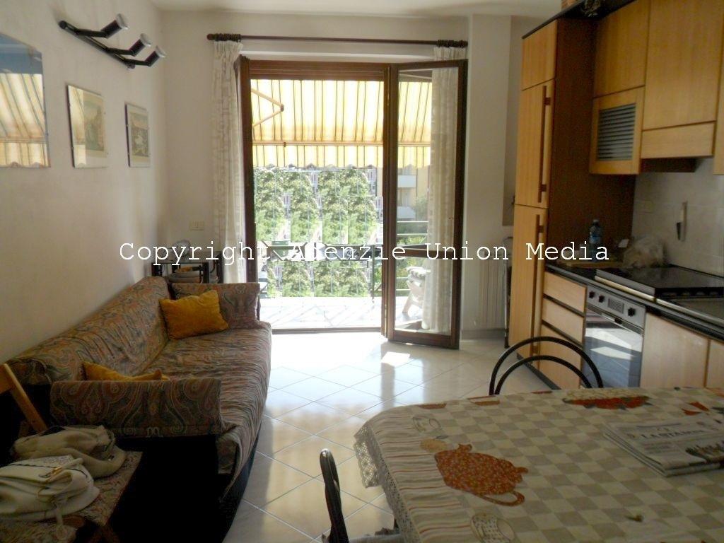 Vendita Bivani, Luni foto