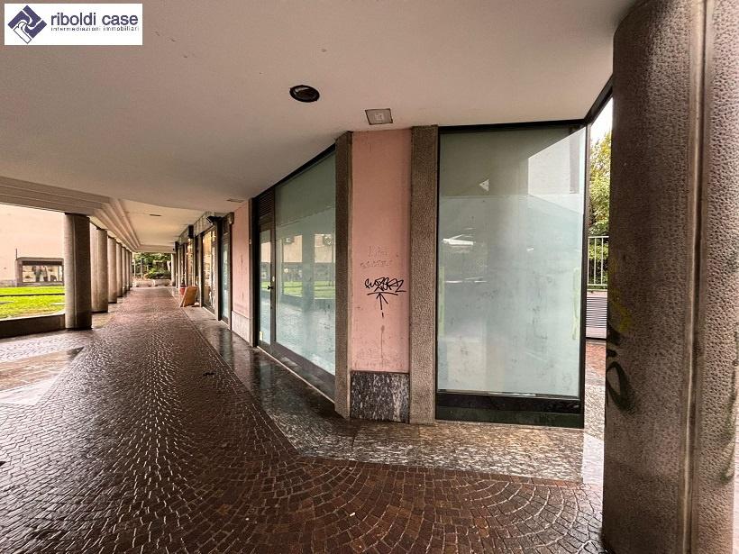 Vendita Bivani, Desio foto