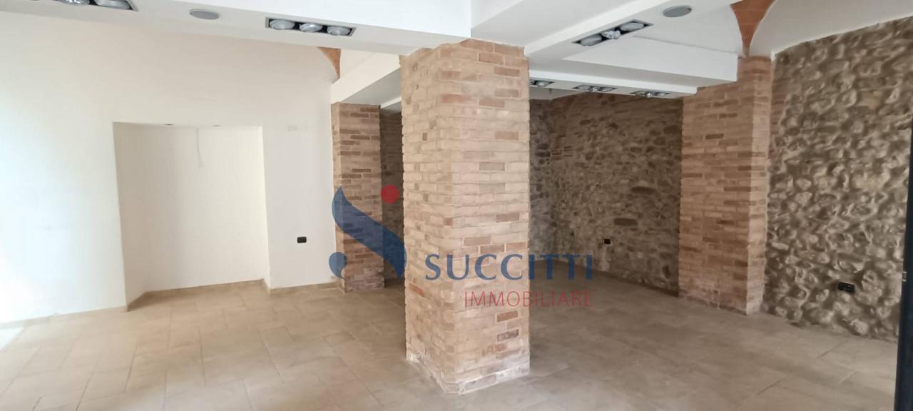 Affitto Locale commerciale, Teramo foto