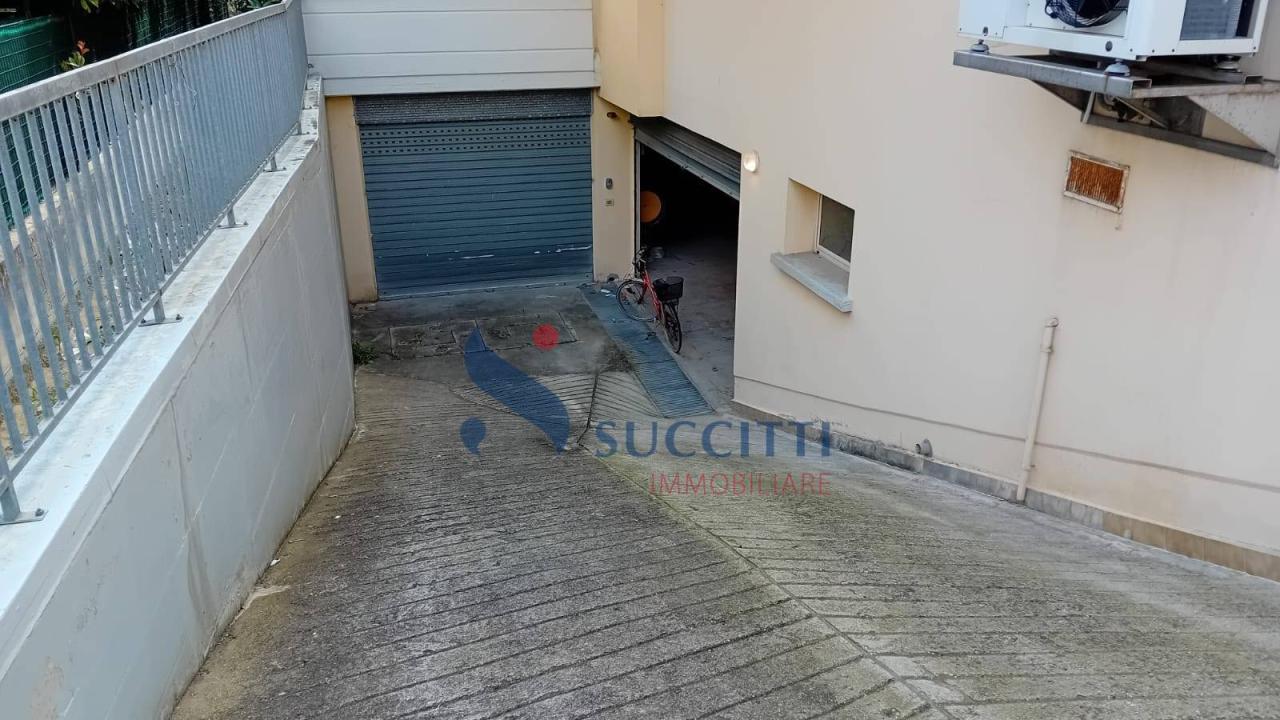 Vendita Box, Alba Adriatica foto