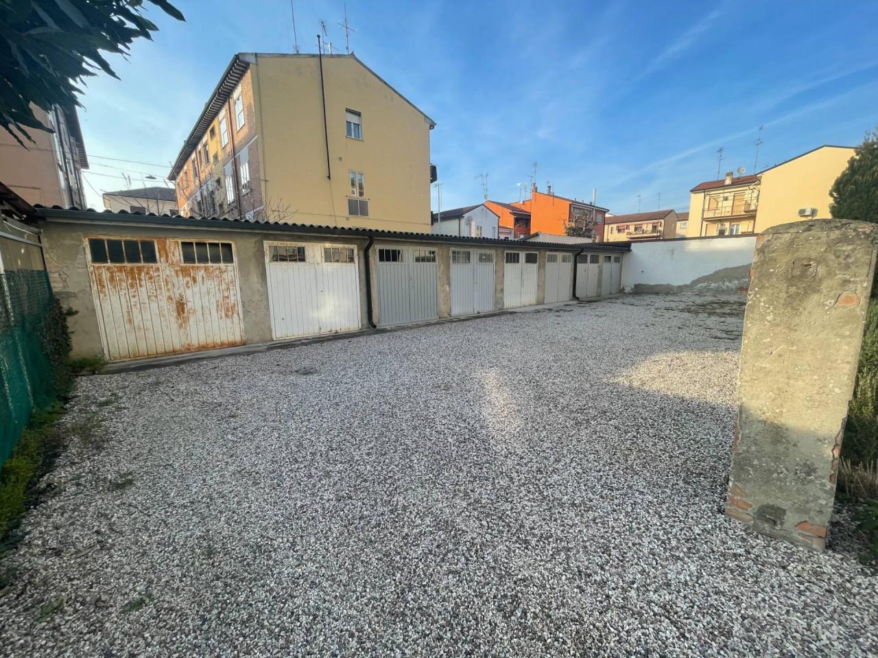 Vendita Box, Ferrara foto