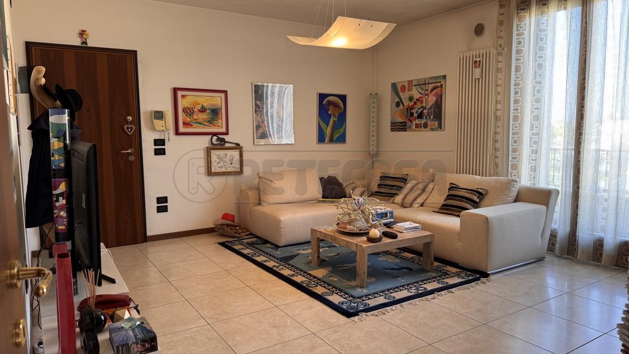 Venta Cuatro habitaciones, Salzano foto