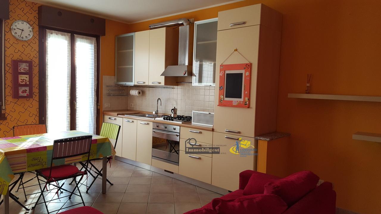 Renta Dos habitaciones, Parma foto