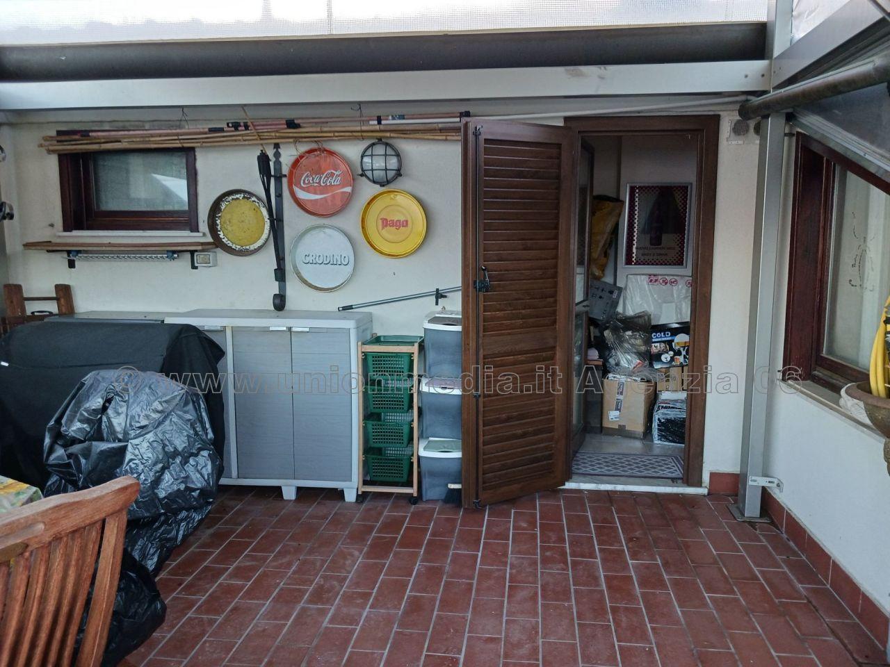 Venta Cuatro habitaciones, Luni foto