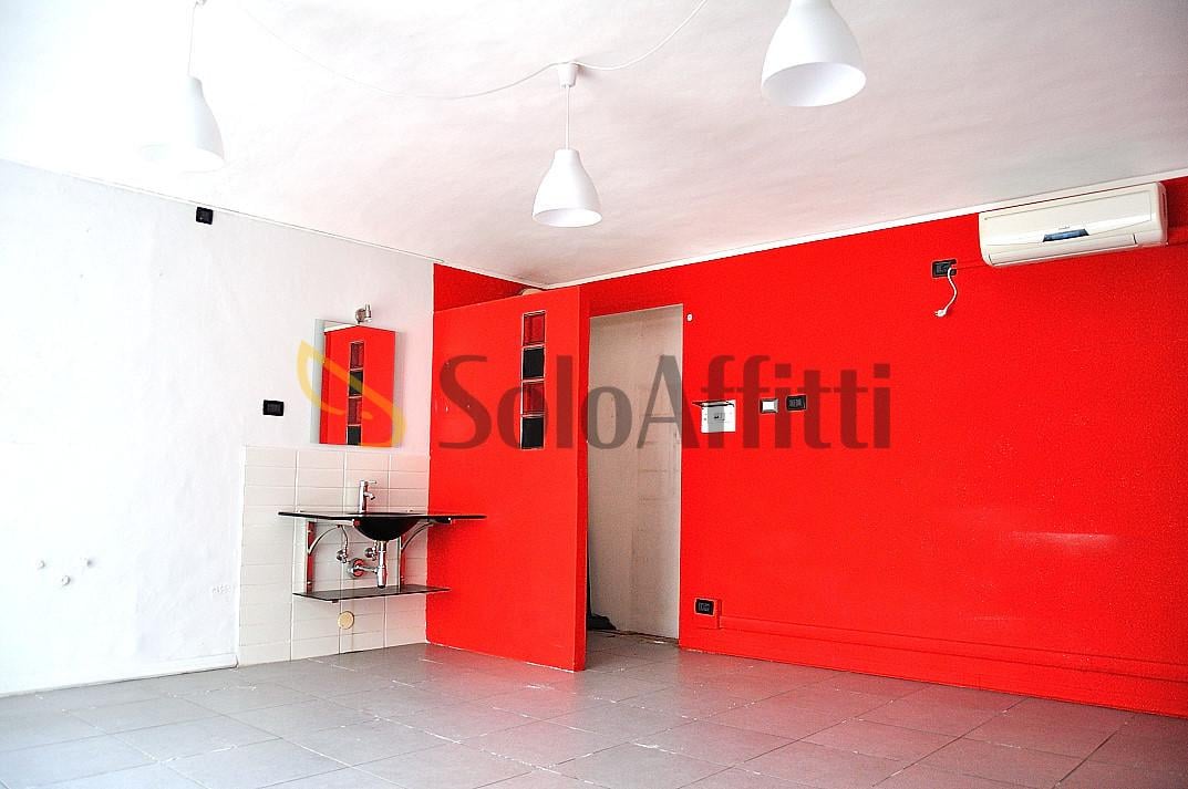 Affitto 1 vetrina, Settimo Torinese foto