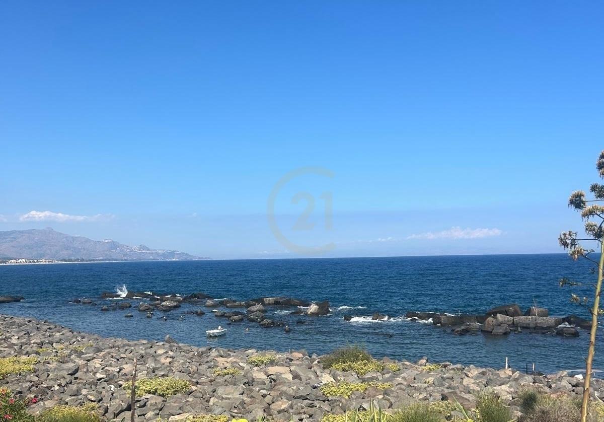 Vendita Quadrivani, Riposto foto