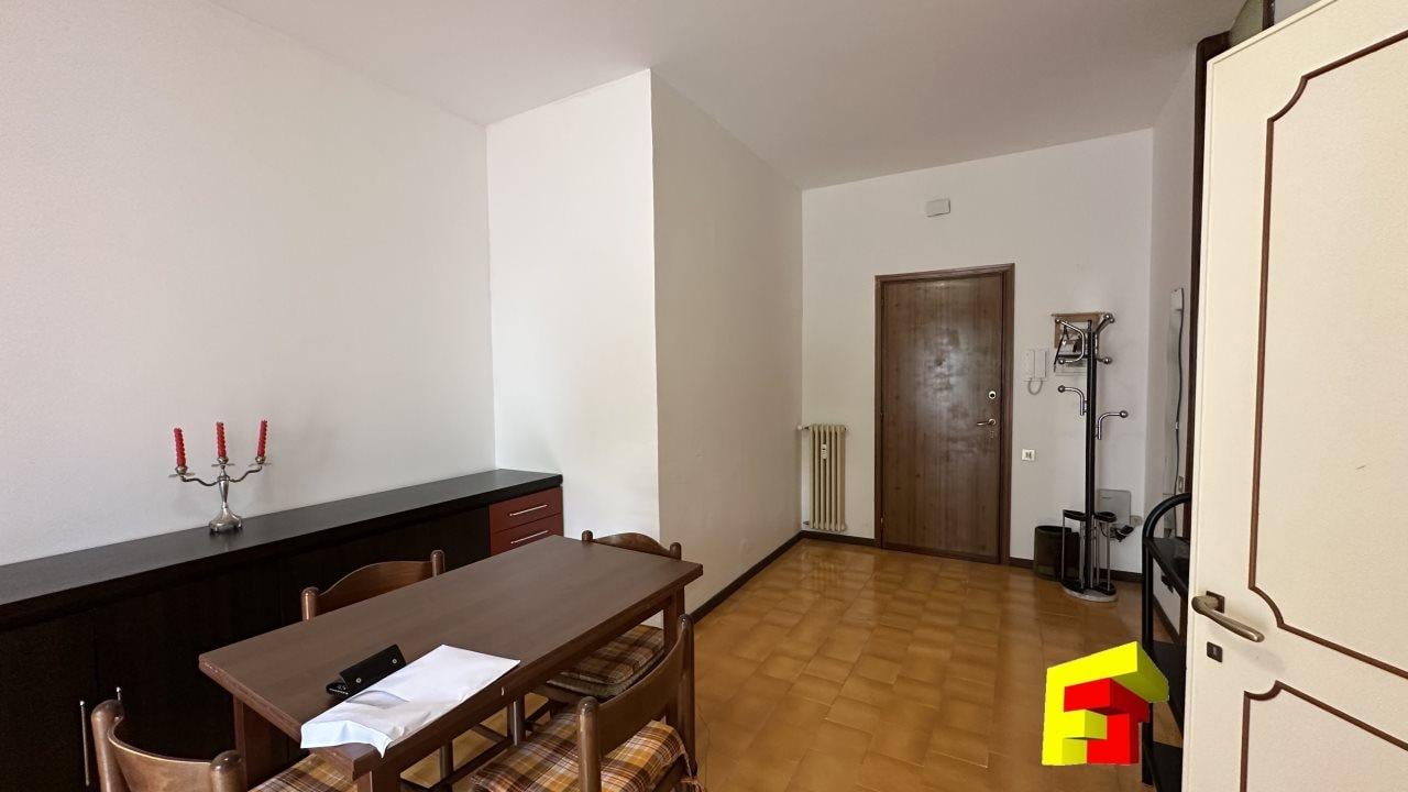 Venta Dos habitaciones, Moggio foto