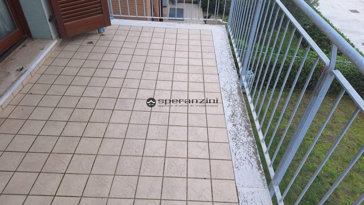 Venta Dos habitaciones, Fano foto