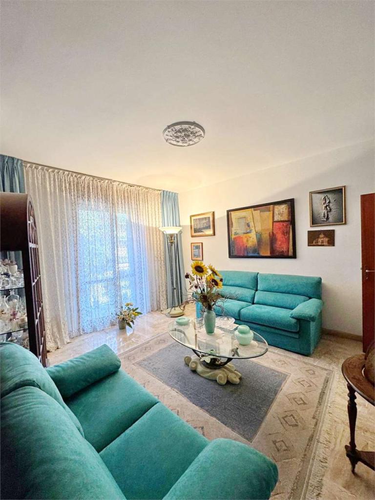 Venta vendita, Modena foto