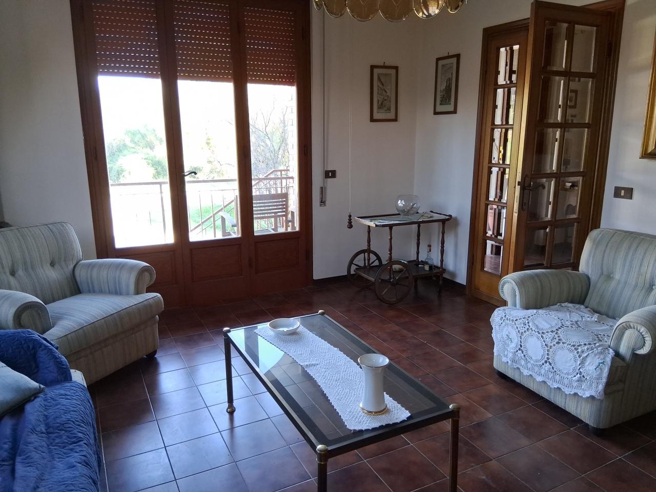 Venta Multivani, Lucca foto