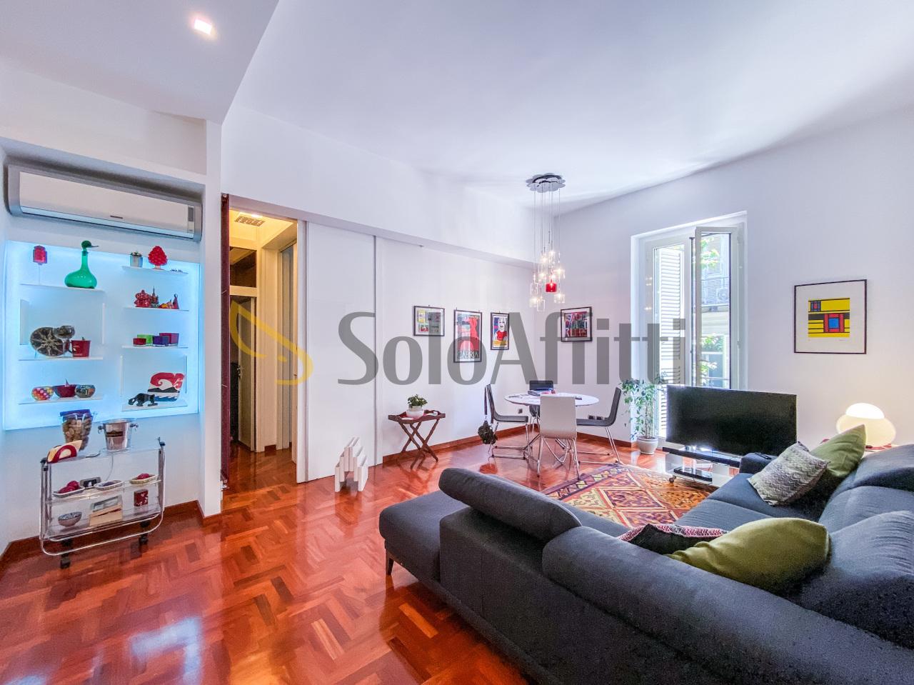Renta Cuatro habitaciones, Napoli foto