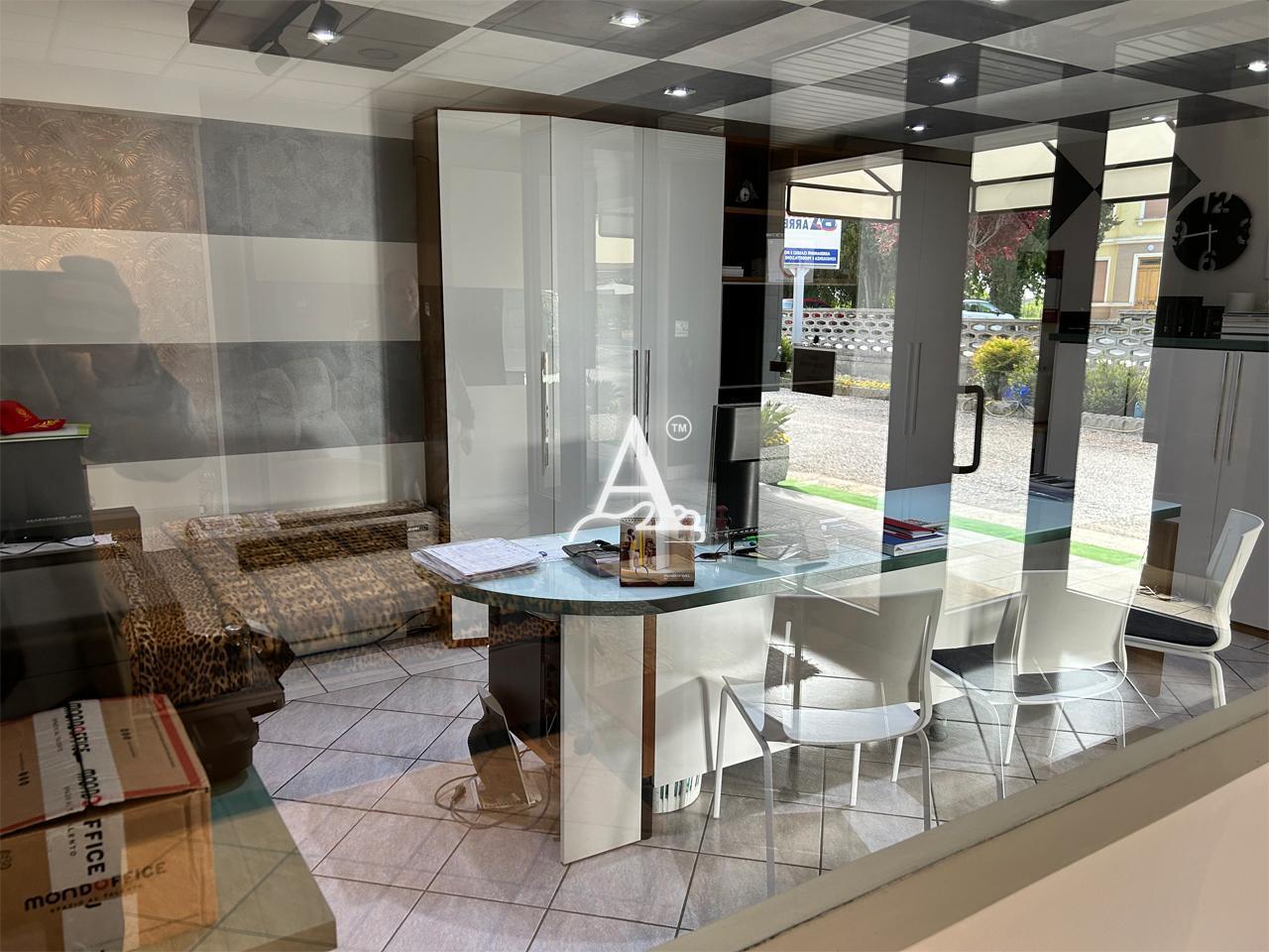 Venta Locales comerciales, Villa Bartolomea foto