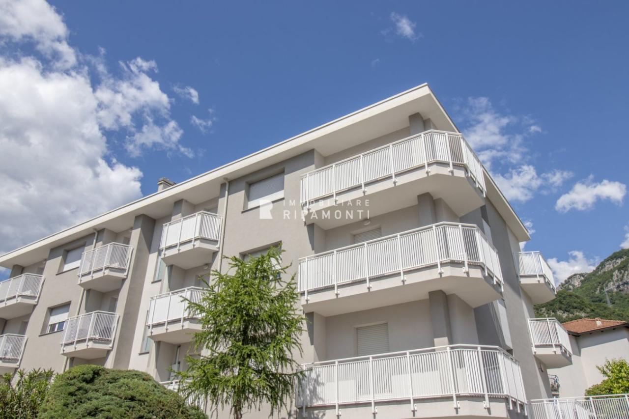 Venta Cuatro habitaciones, Lecco foto