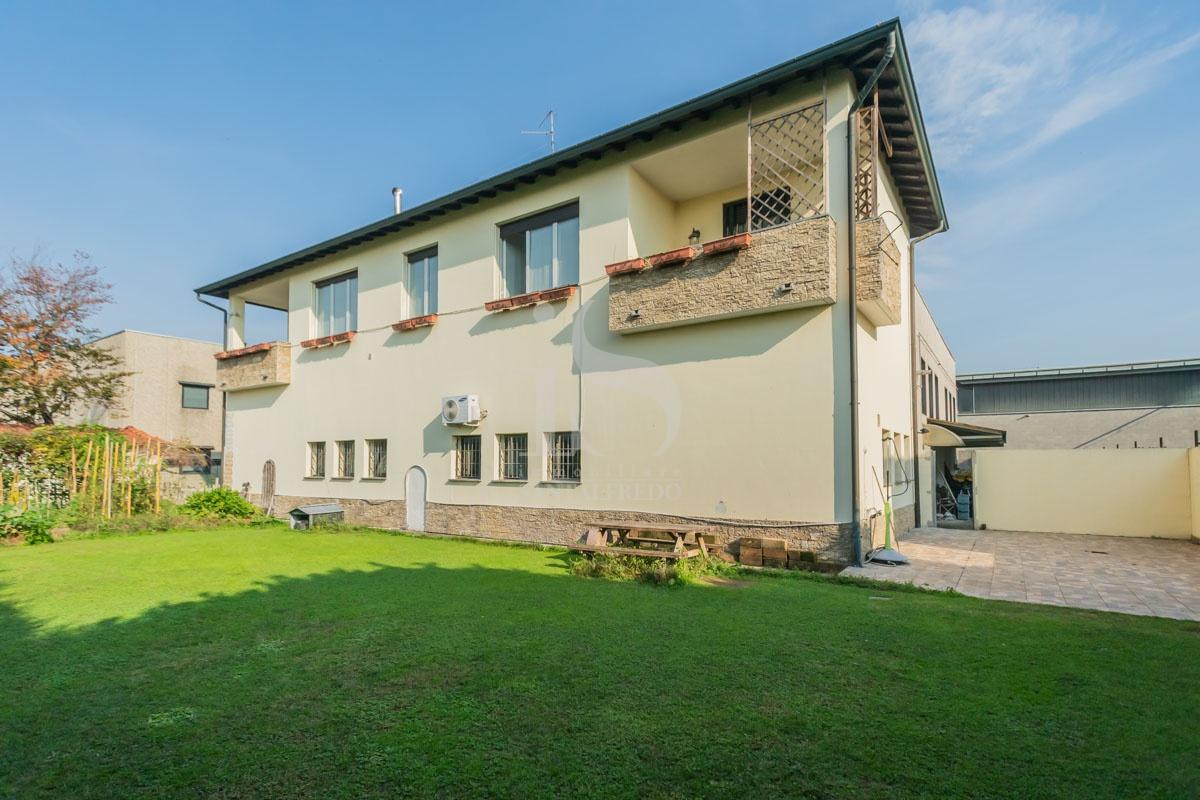 Vendita Capannone, Villasanta foto