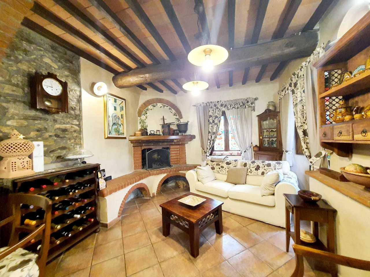 Vendita Eptavani, Luni foto