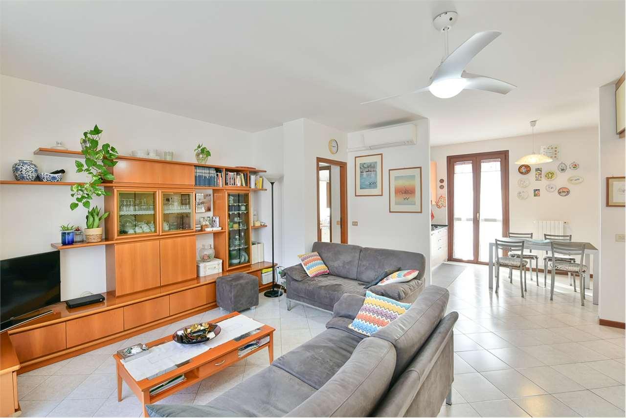 Verkauf vendita, Desio foto