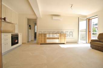 Renta Casas, Gambellara