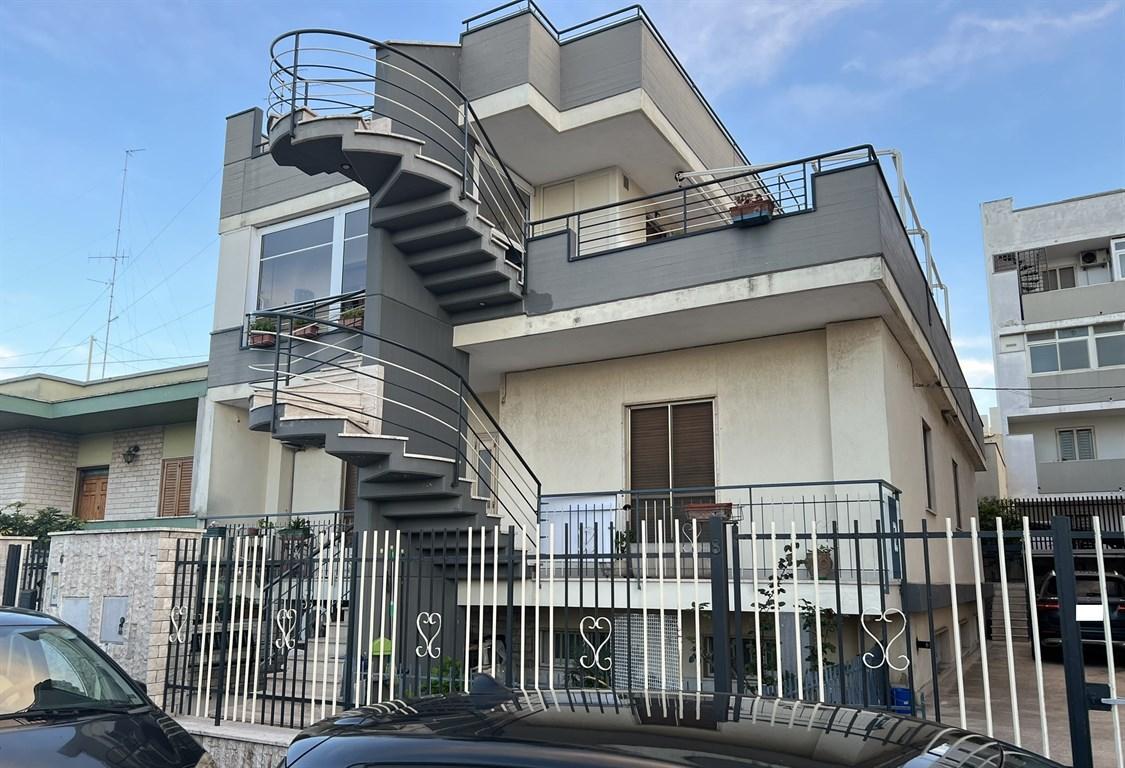 Venta Villa bifamiliare, Modugno foto