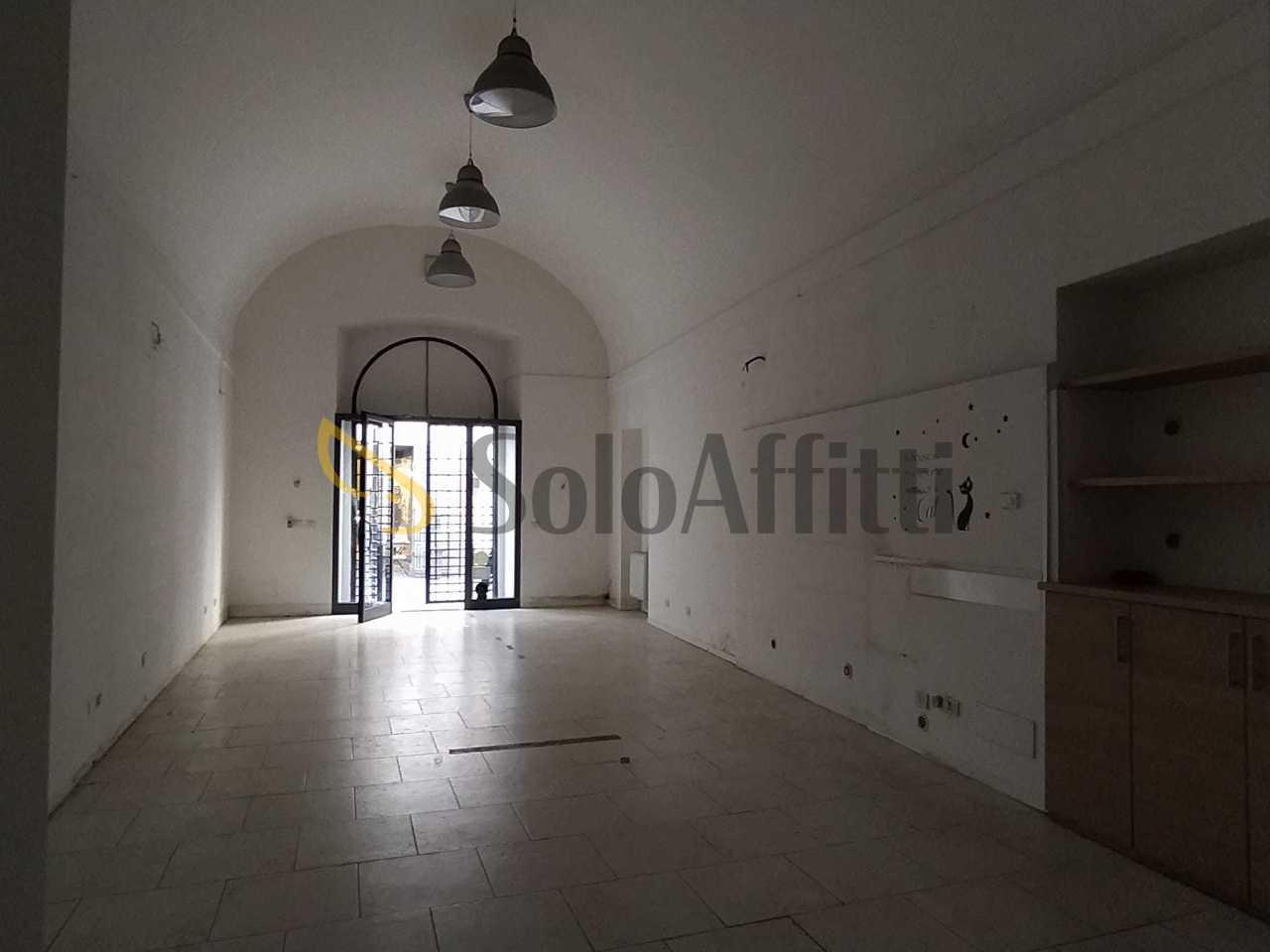 Affitto 1 vetrina, Terni Affitto 1 vetrina, Terni foto