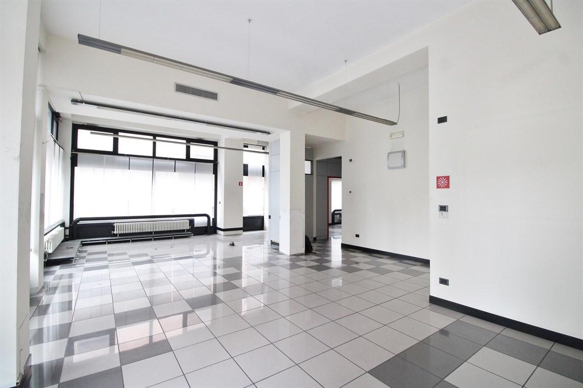 Affitto Negozio, Rescaldina foto