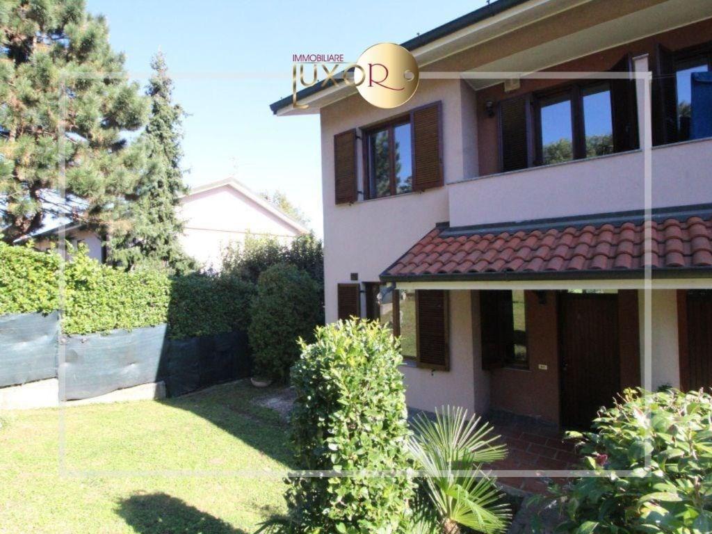Vendita Villa a schiera, Besana in Brianza Vendita Villa a schiera, Besana in Brianza foto