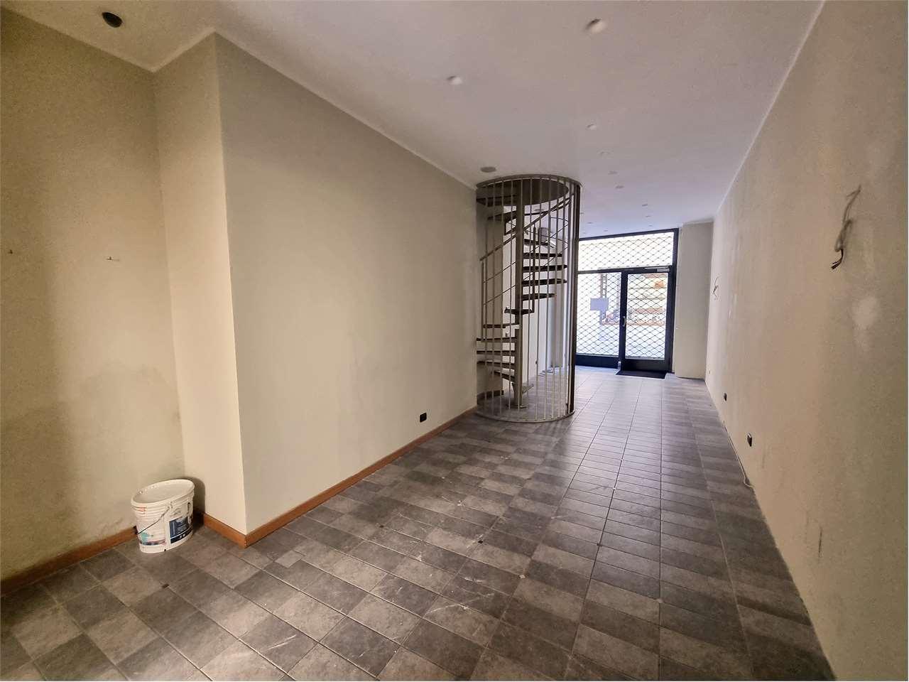 Mieten affitto, Cantu foto