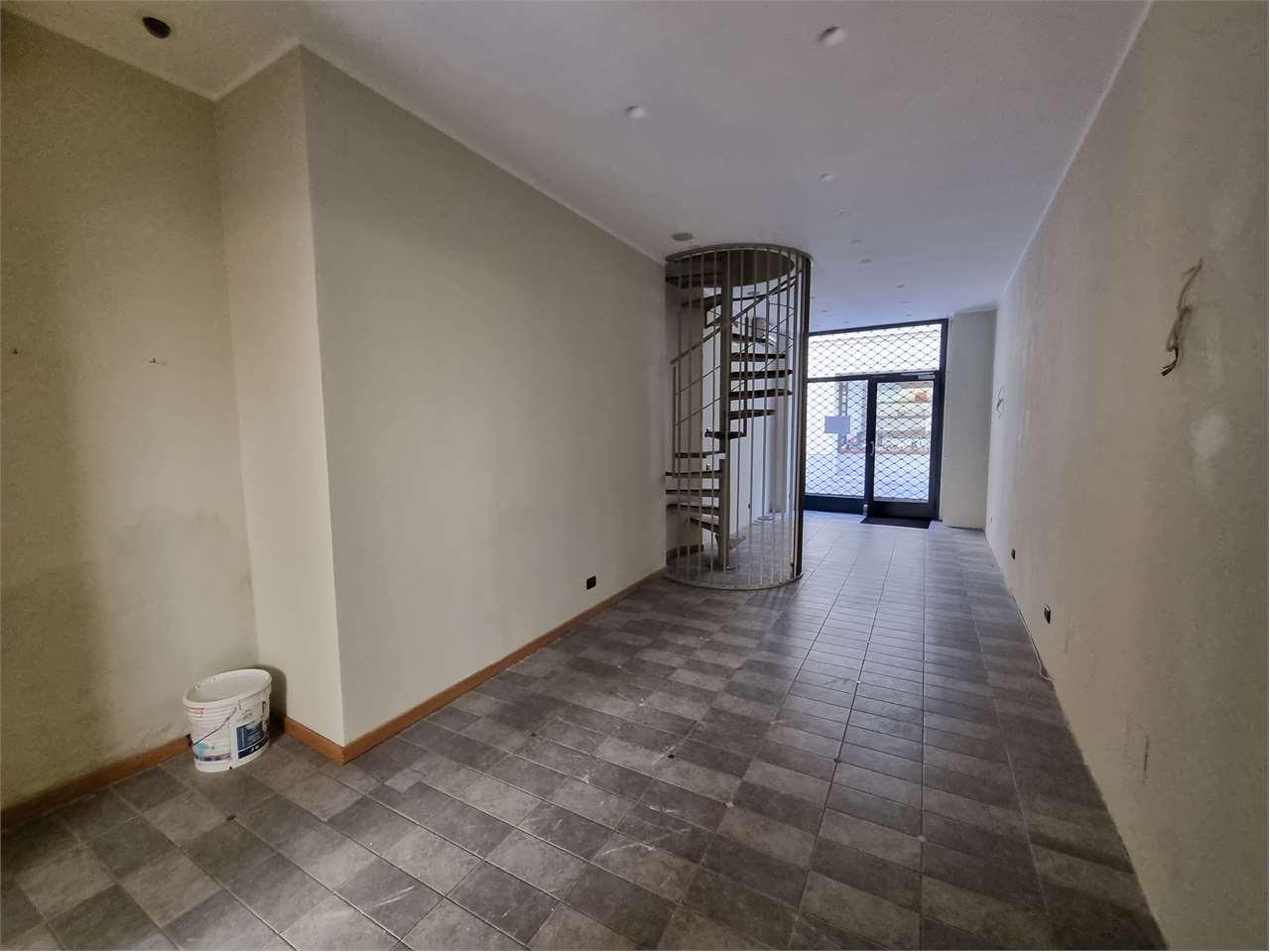 Mieten affitto, Cantu foto