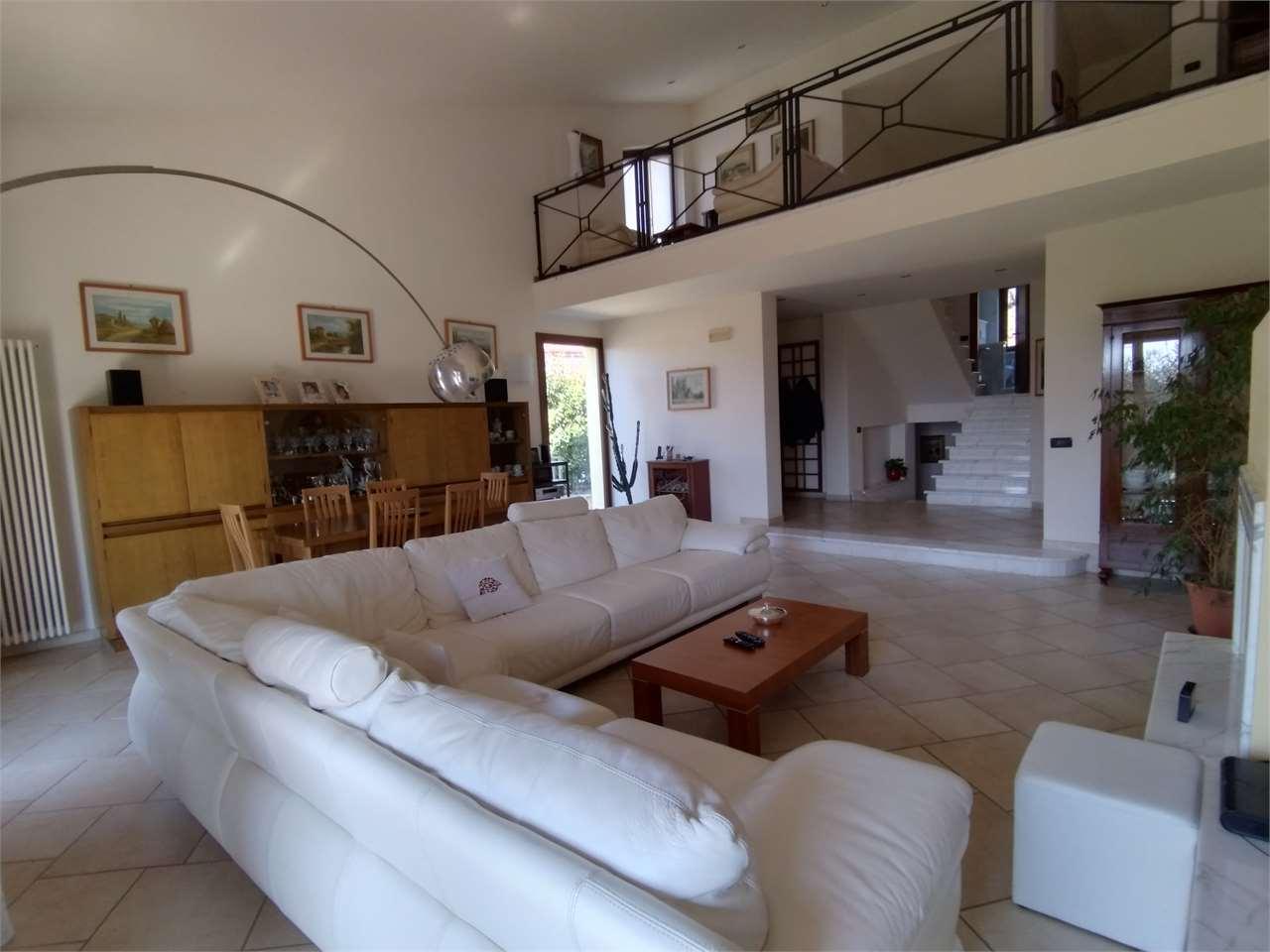 Vendita vendita, Luni Vendita vendita, Luni foto