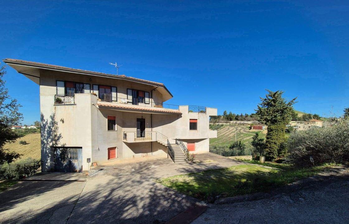 Vendita Multivani, Bucchianico Vendita Multivani, Bucchianico foto