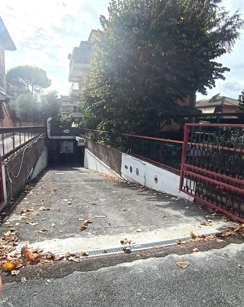 Affitto Negozio, Roma foto