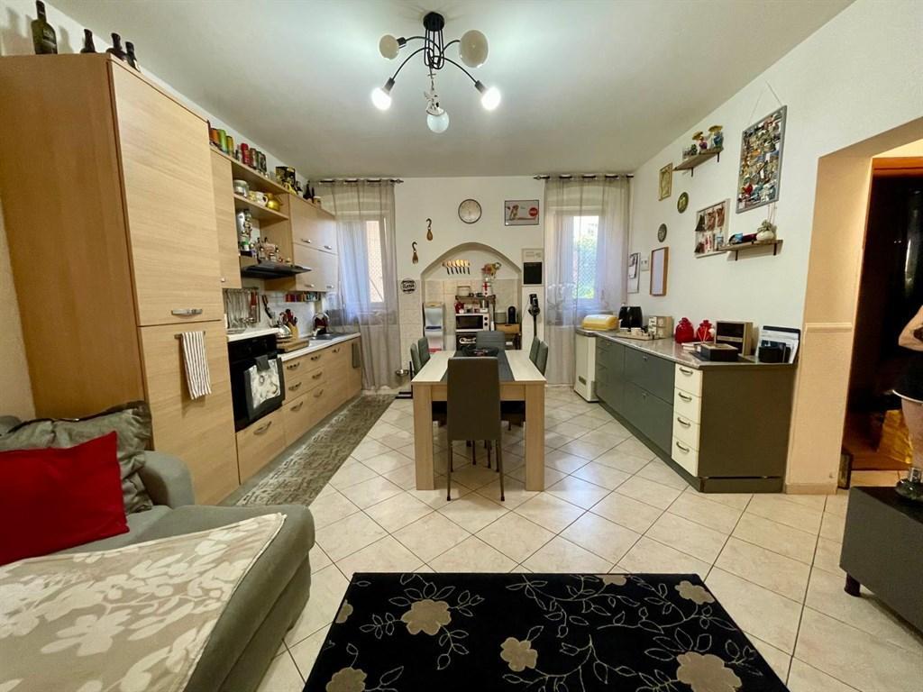 Vendita Appartamento, Azzate foto